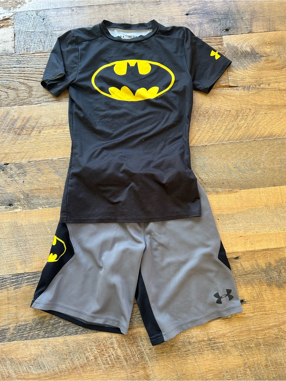 Under Armour Kids' Batman Short Sleeve Shirt & Shorts Set - Black/Gray
